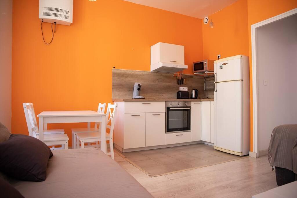 La Fontaine Neuve-Avallon-5 Personnes-1 Chambre-3 Lits-Parking-Wifi Exteriér fotografie